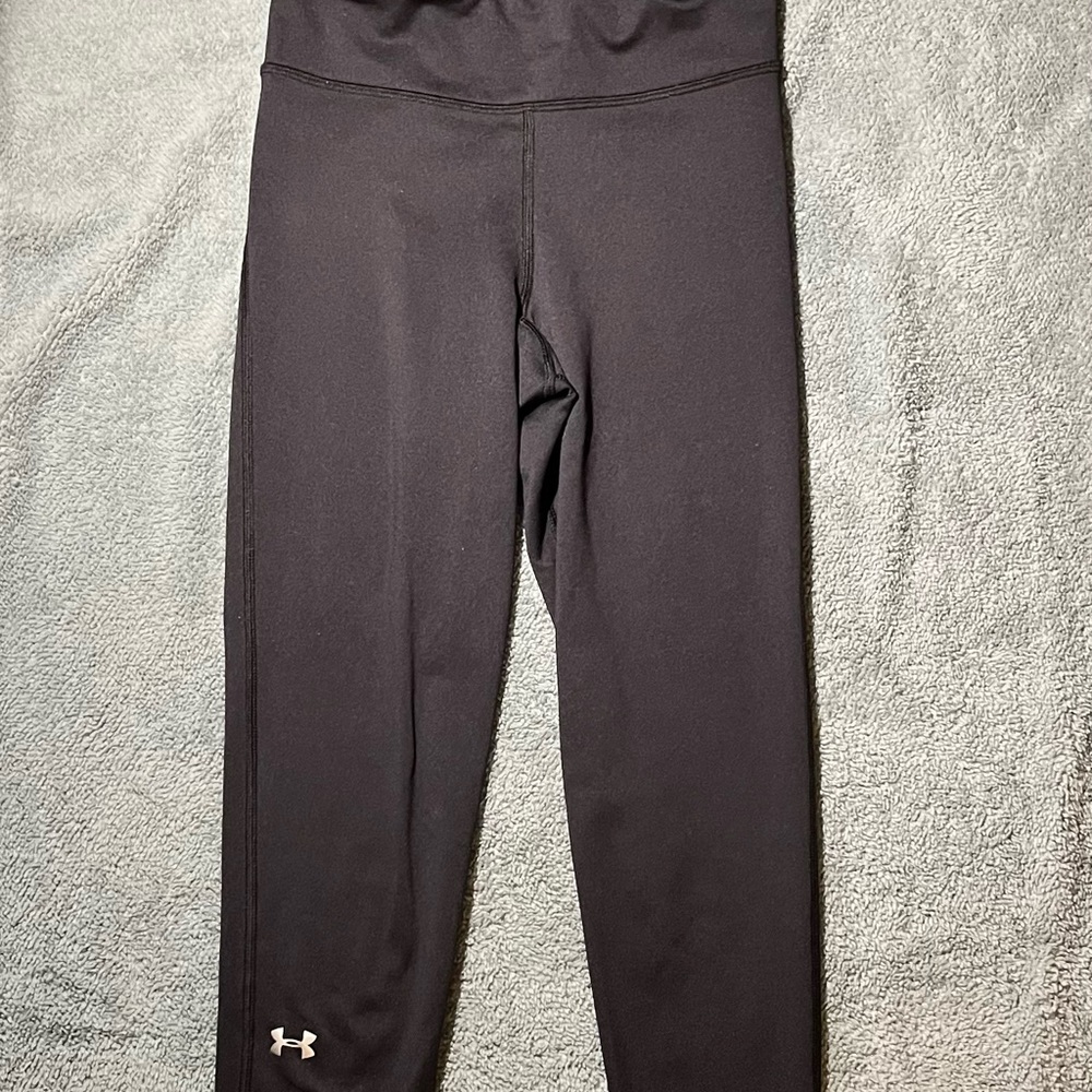 Black Under Armour fleece-lined leggings